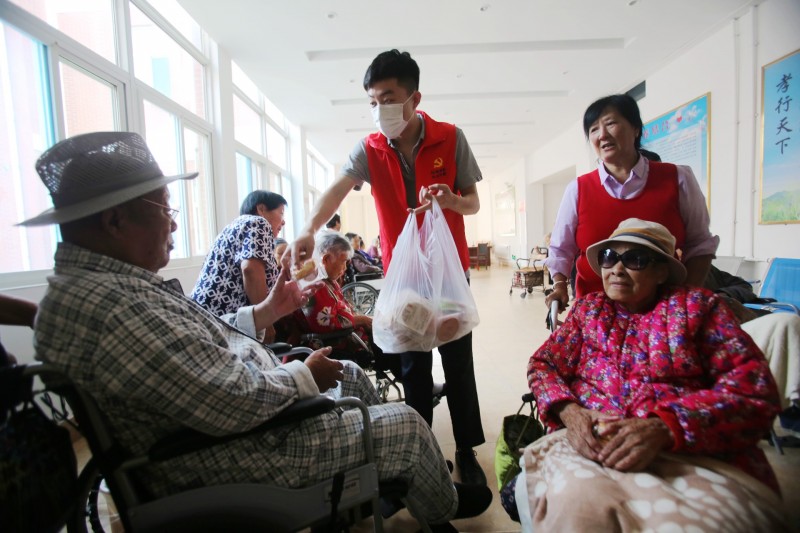 9.29慰問(wèn)老人.jpg